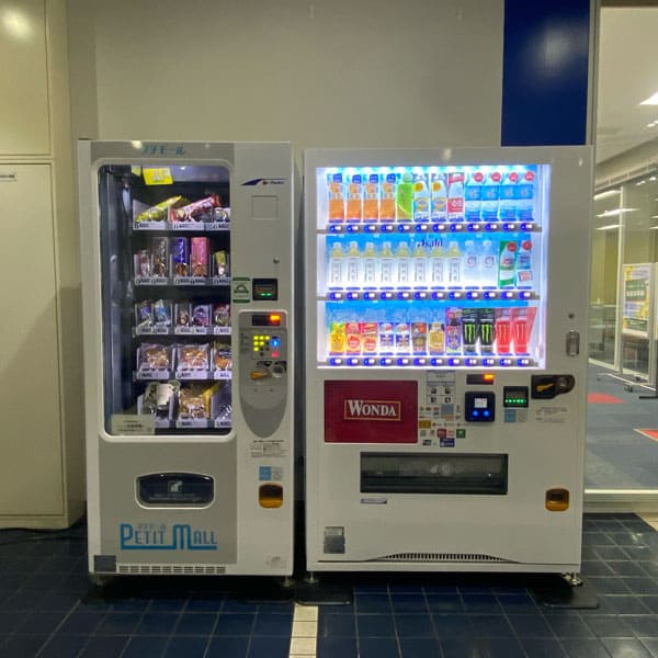 第一校舎1階 自動販売機